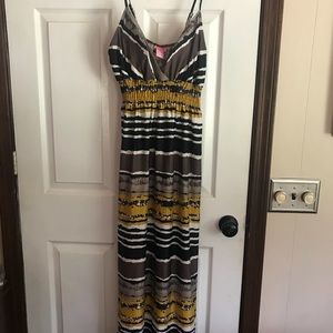 Size large. Dress w/straps and built in cup insert